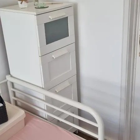 Quarto em Acomodações Particulares Nivea Soares Lisboa