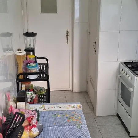 Quarto em Acomodações Particulares Nivea Soares Lisboa