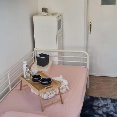 Quarto em Acomodações Particulares Nivea Soares *